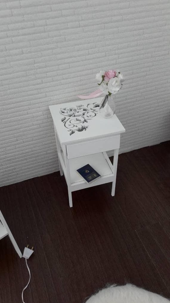 Table de nuit miniature 1/4
