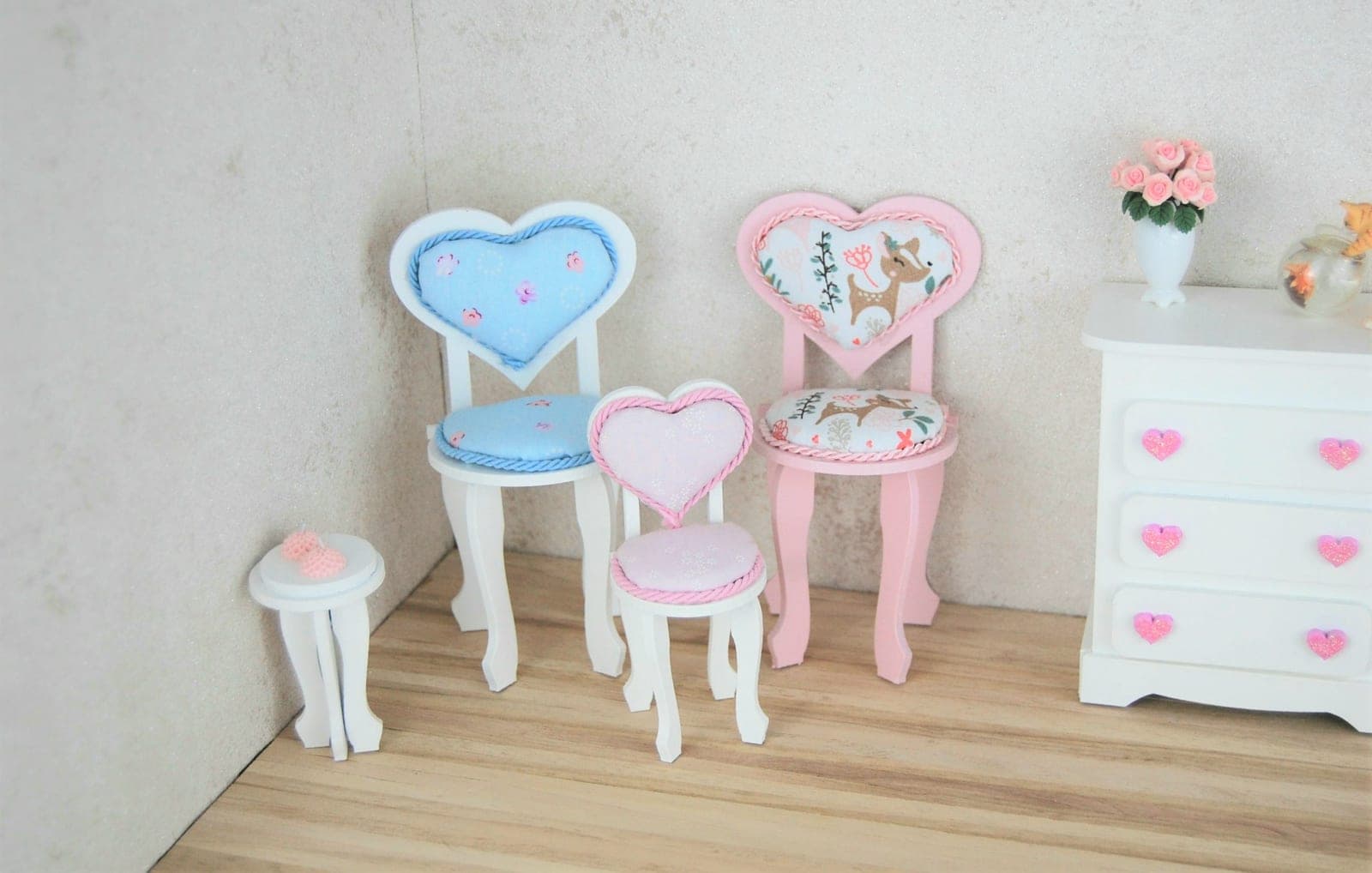 Chaise 1/8 miniature pukifee