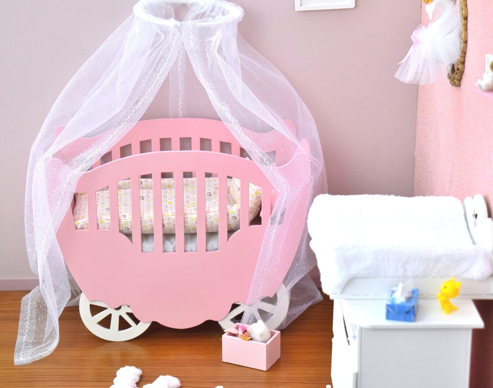 Miniature princess crib 1/4 bjd pukifee, nappy choo,