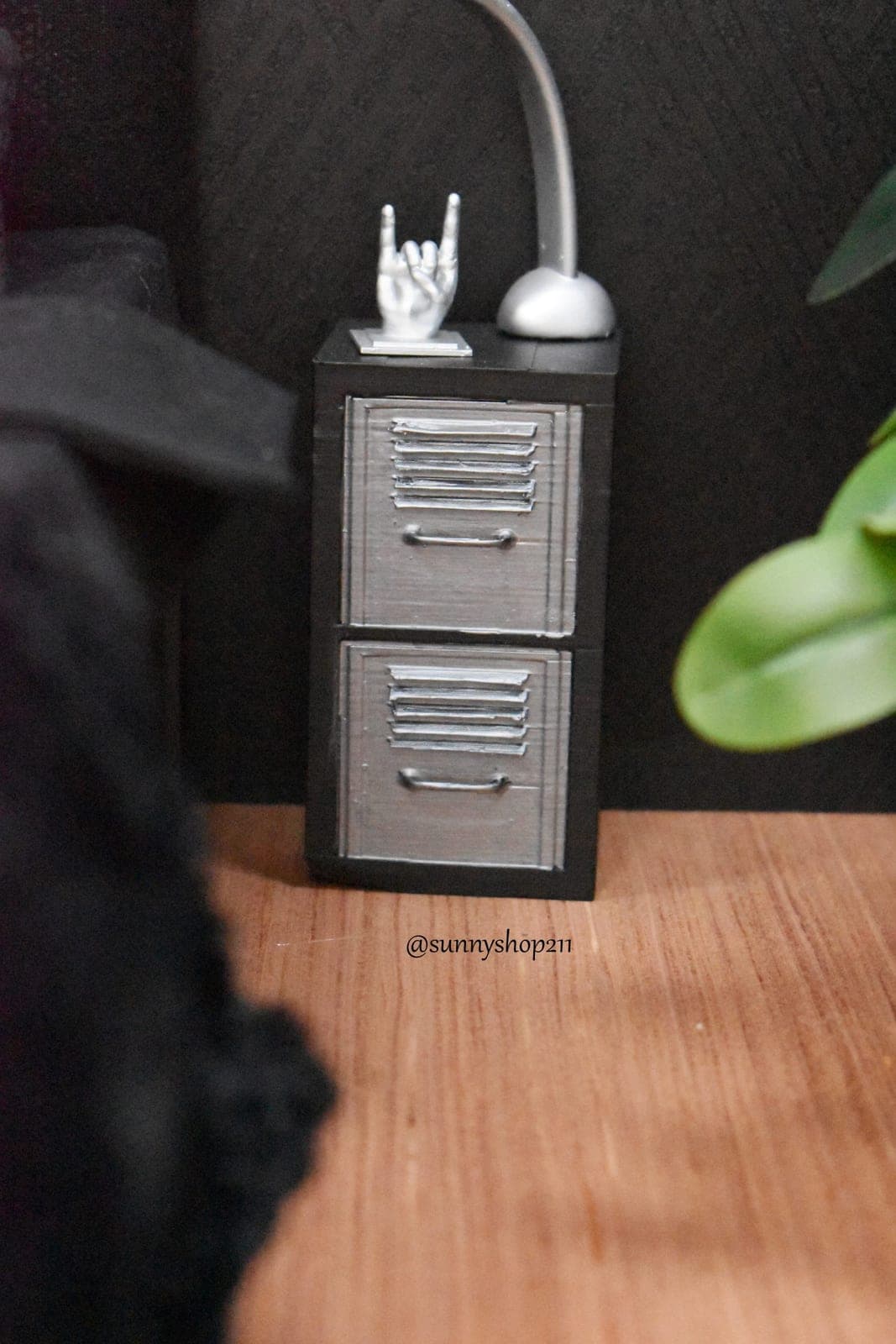 ? Table de nuit industrielle miniature 1/4 & 1/6 – Style Rock & Loft Urbain