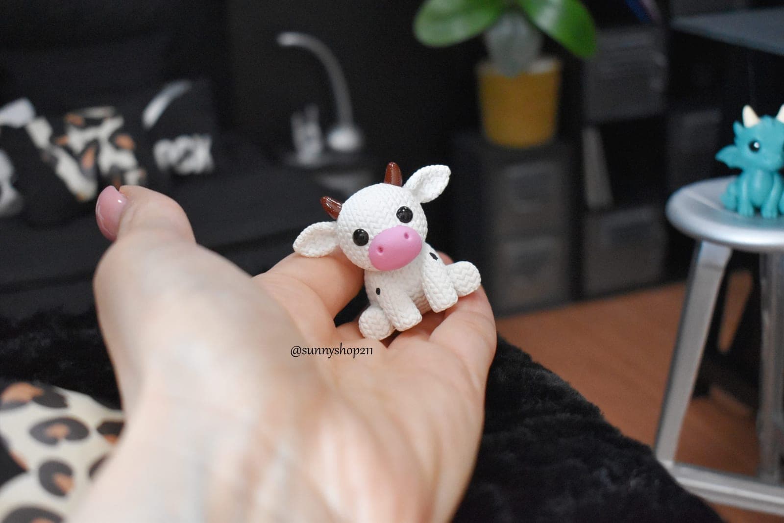 Vache miniature – Aspect tricot décoratif (1/12 • 1/8 • 1/6 • 1/4)