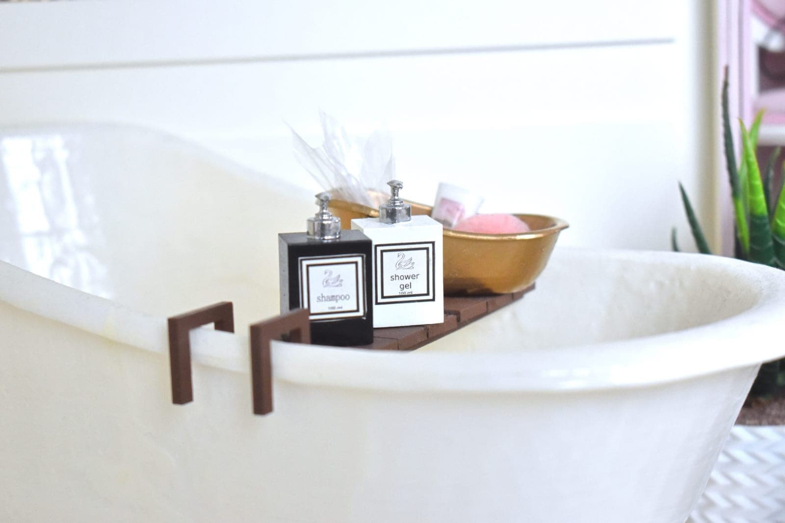 Miniature shower gel and shampoo set 1/6 1/4 1/3