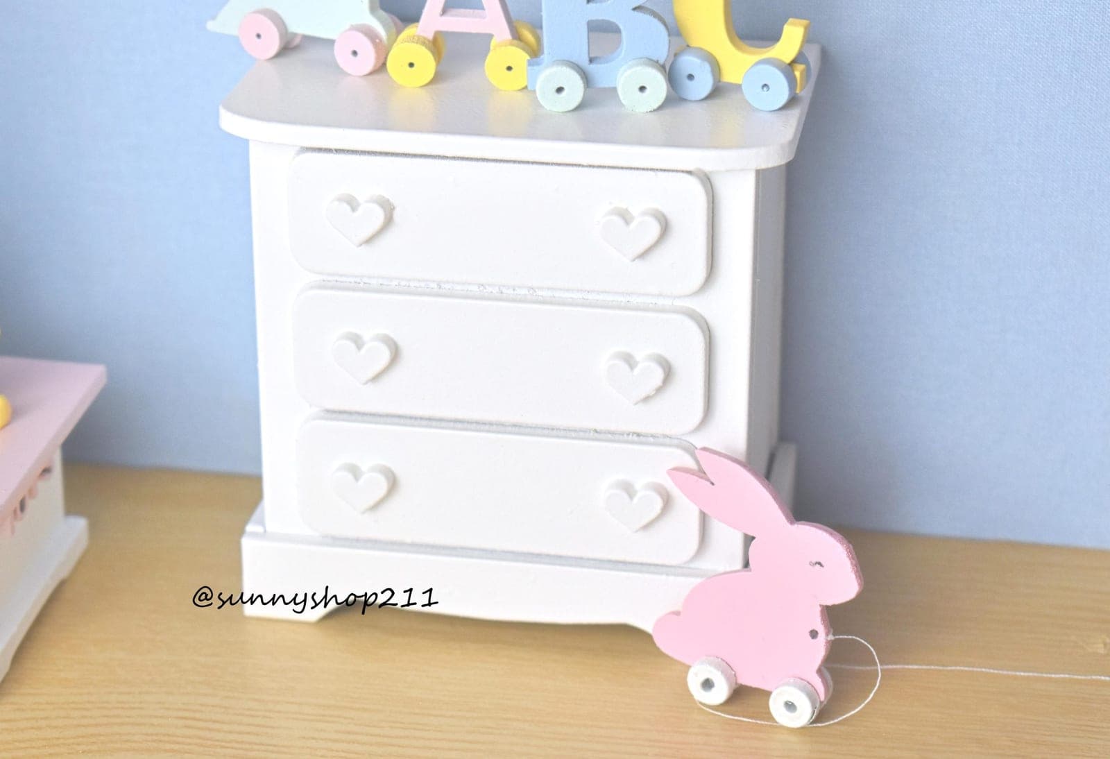 Commode cœur miniature