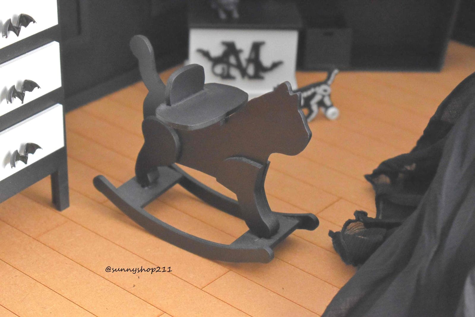 🐱 Miniature rocking cat - BJD baby decorative toy (1/8)