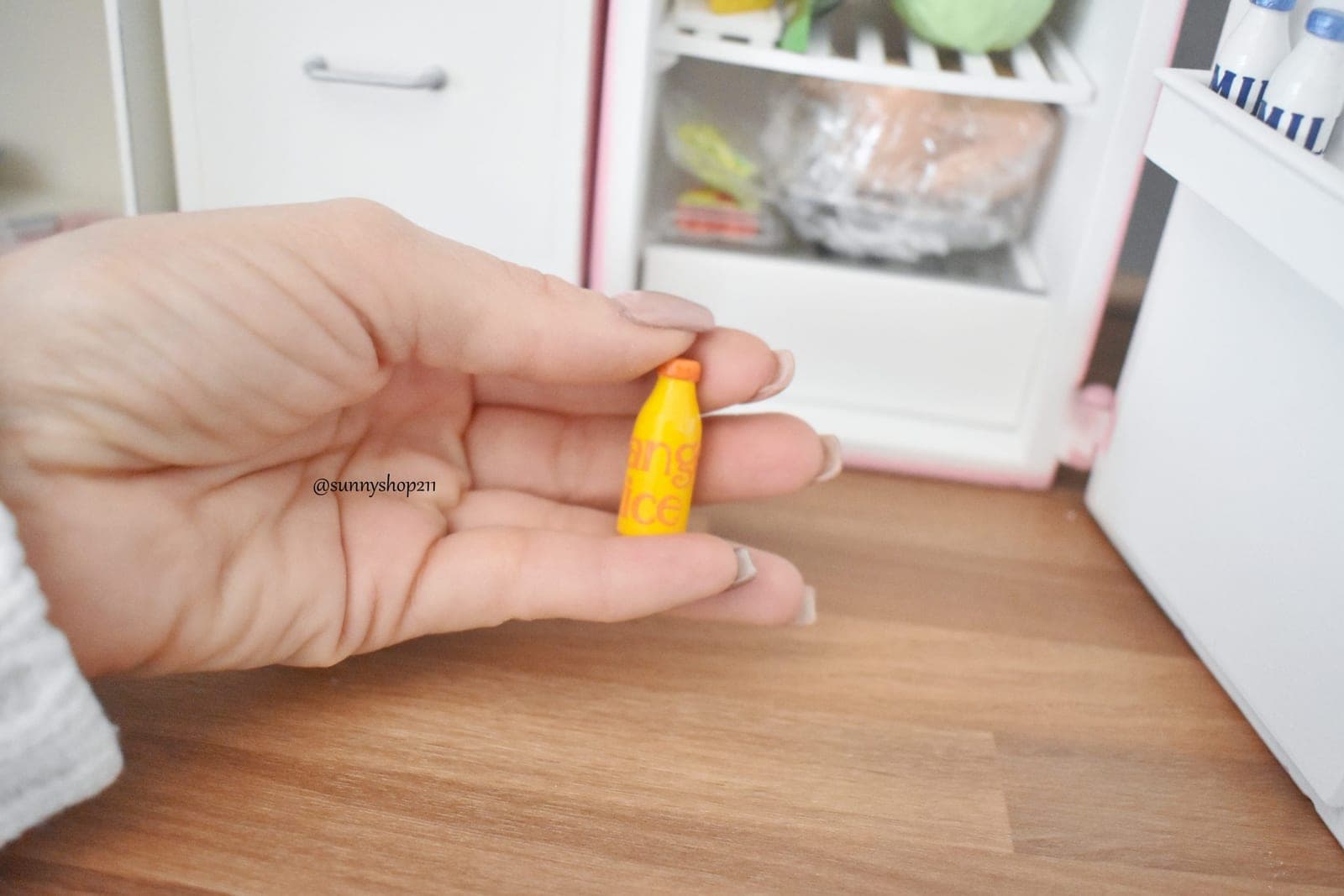 Bouteille de jus orange miniature minifee ,MSD