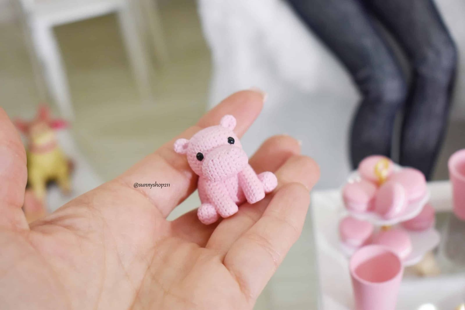 Hippopotame miniature – Aspect tricot décoratif (1/12 • 1/8 • 1/6 • 1/4)