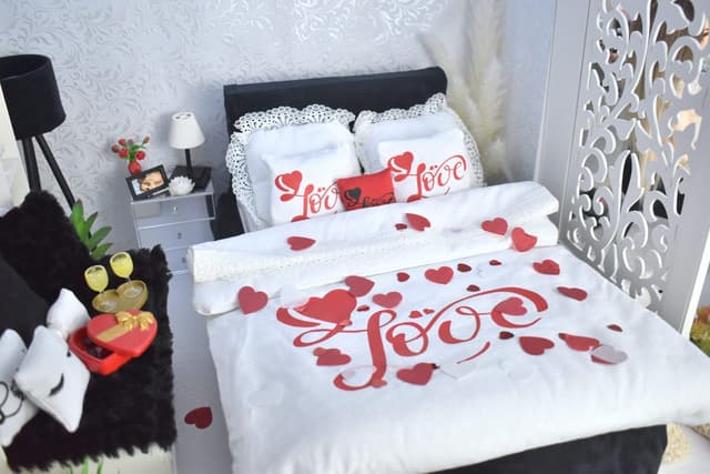 Romantic ambience & textiles
