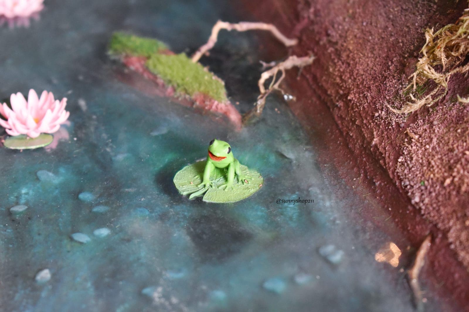 ? Grenouille miniature simulation 1/6 • 1/4 • 1/3