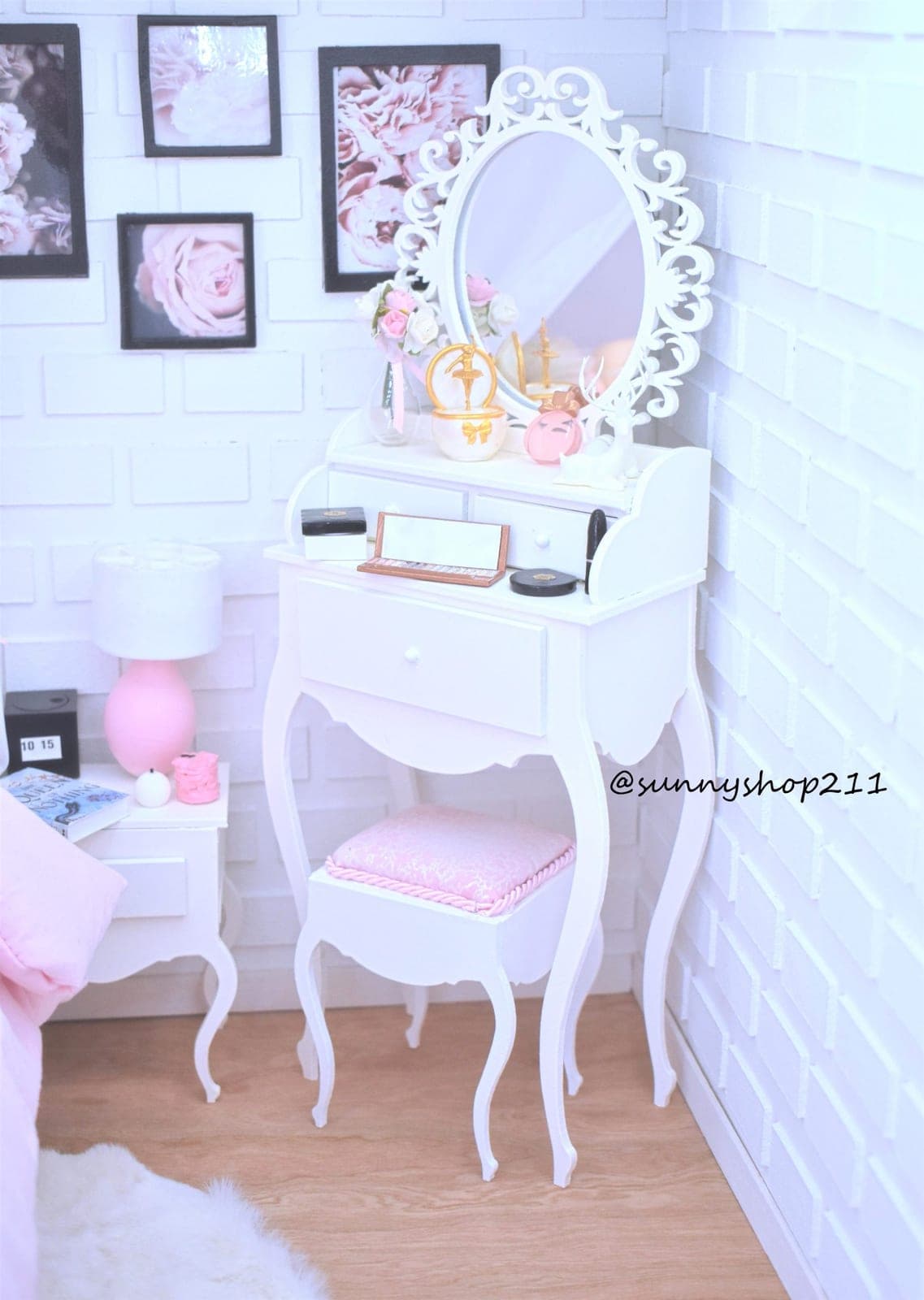 A 1/4 Scale Miniature Vanity for BJD Minifee MSD Dolls, Unoa
