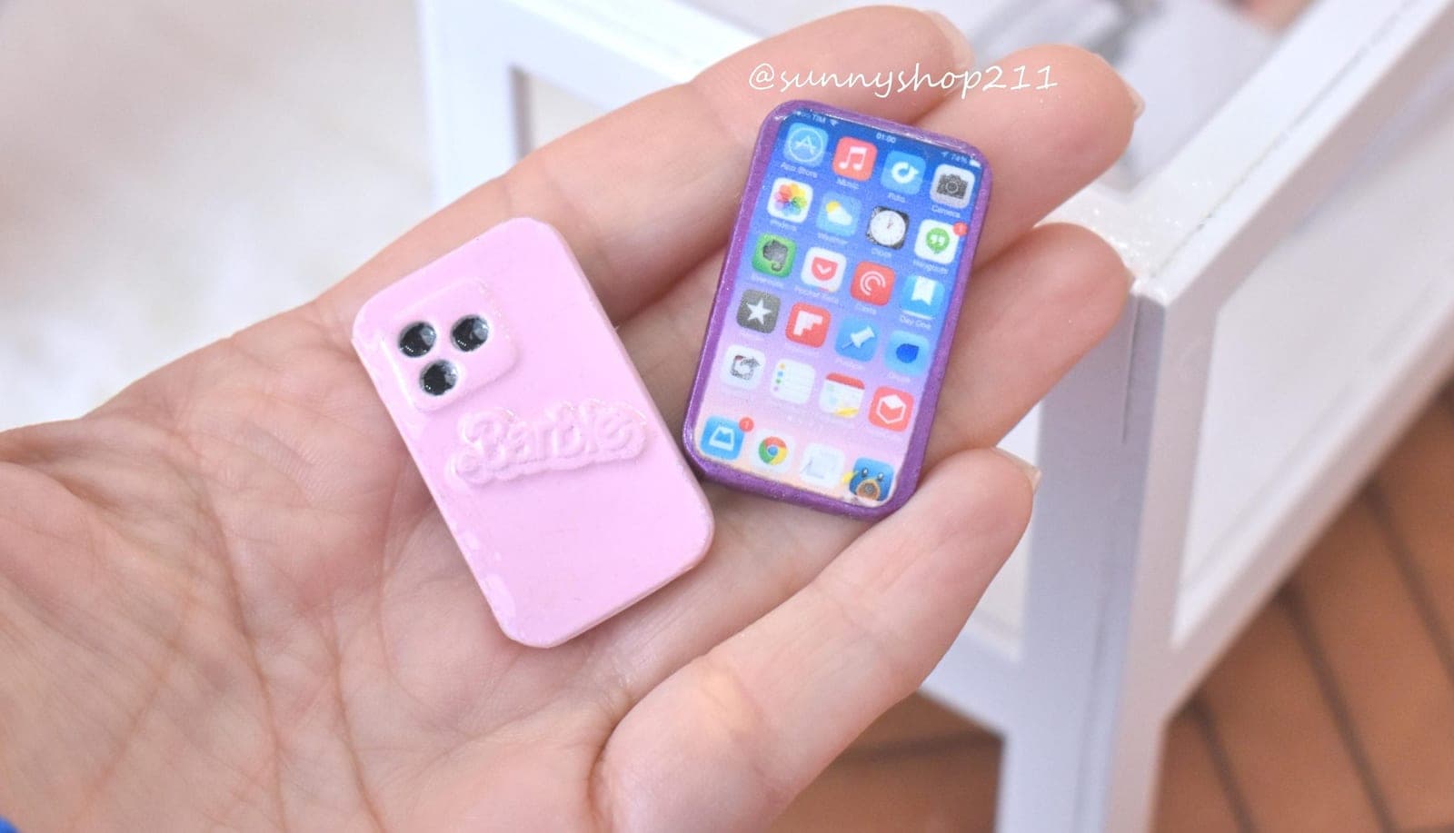 Smartphone miniature