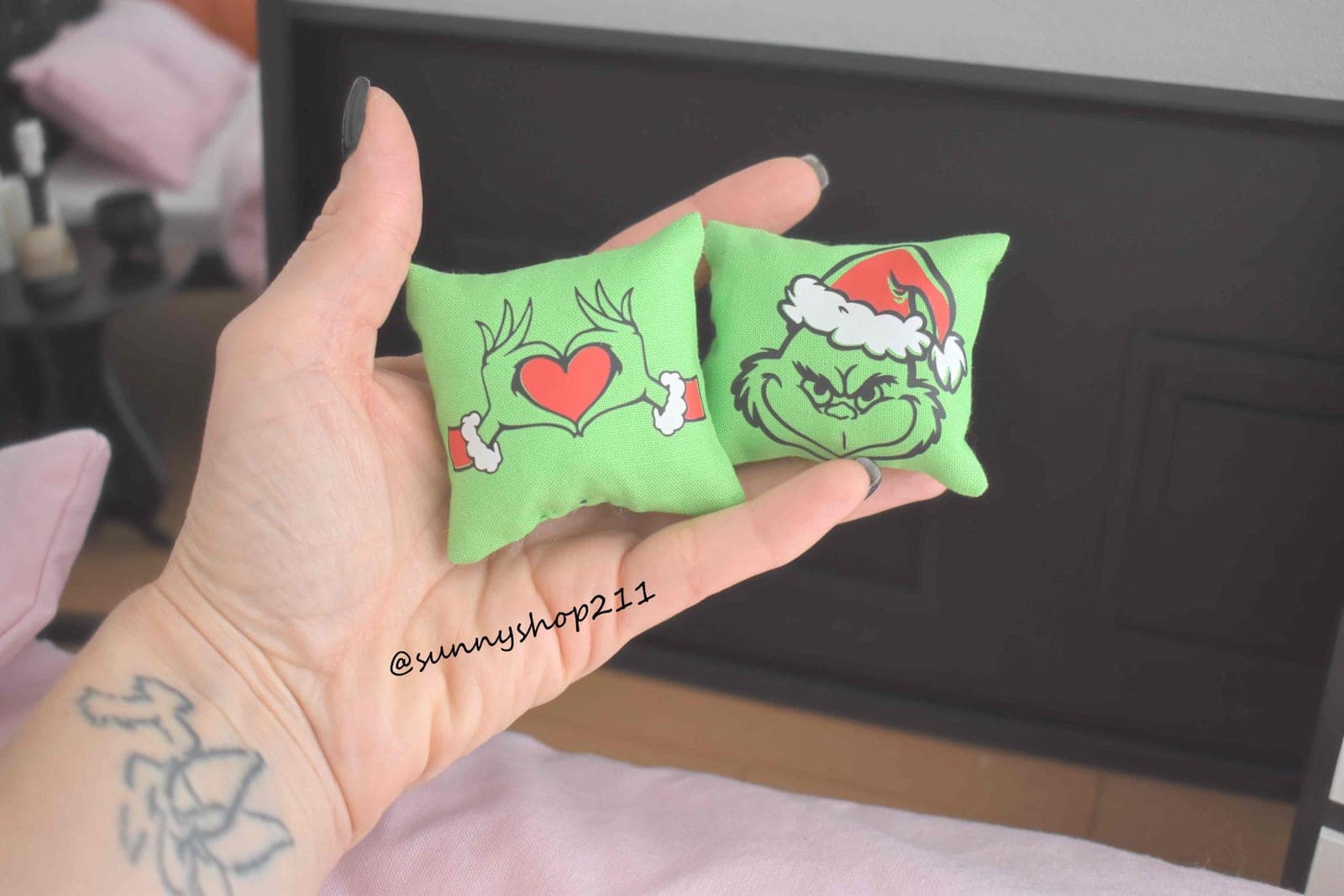 Coussin grinch customisé miniature 1/6 1/4 Barbie, minifee