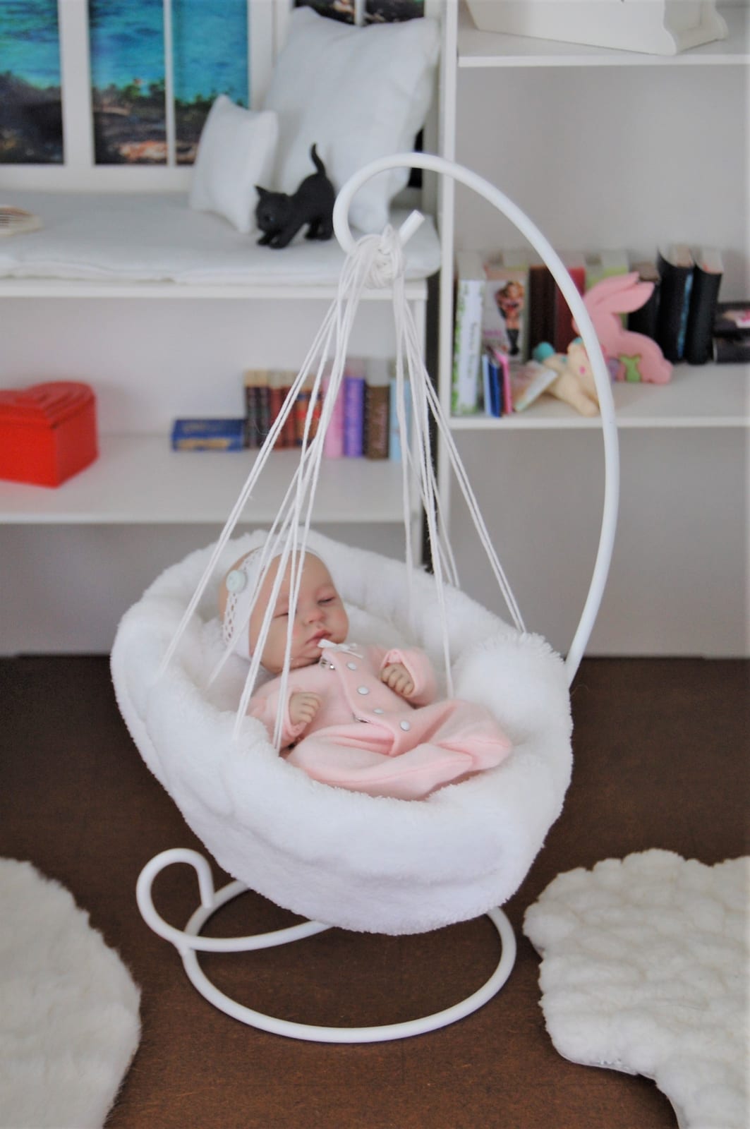 Miniature hanging nest bed