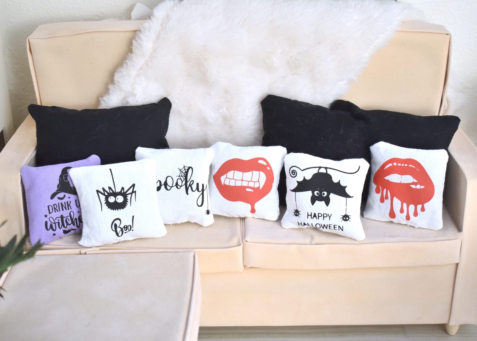 miniature Halloween theme cushions, diorama, roomdoll minifee 1/4