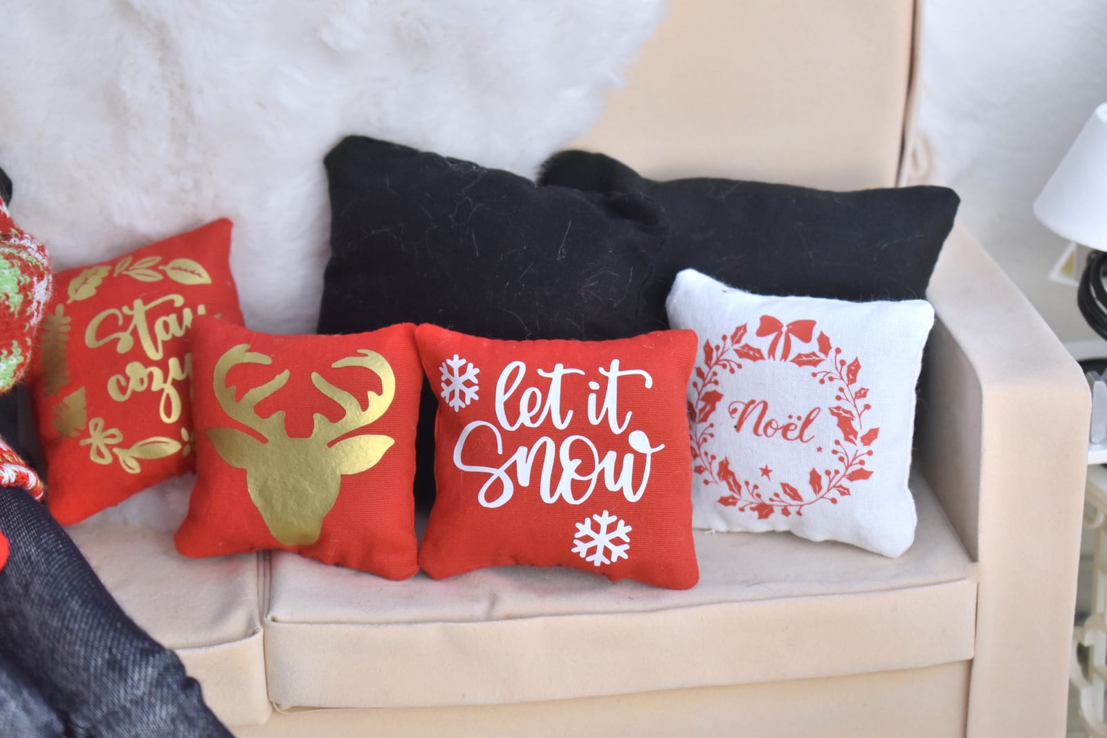 Christmas pillows miniature 1/4