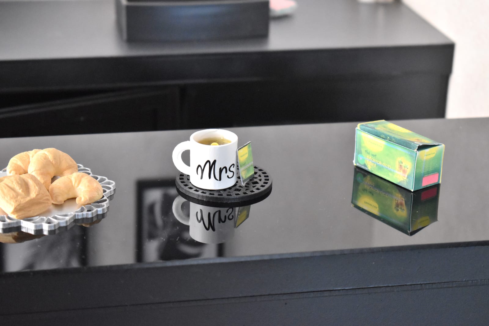Customized 1/3 scale miniature mugs