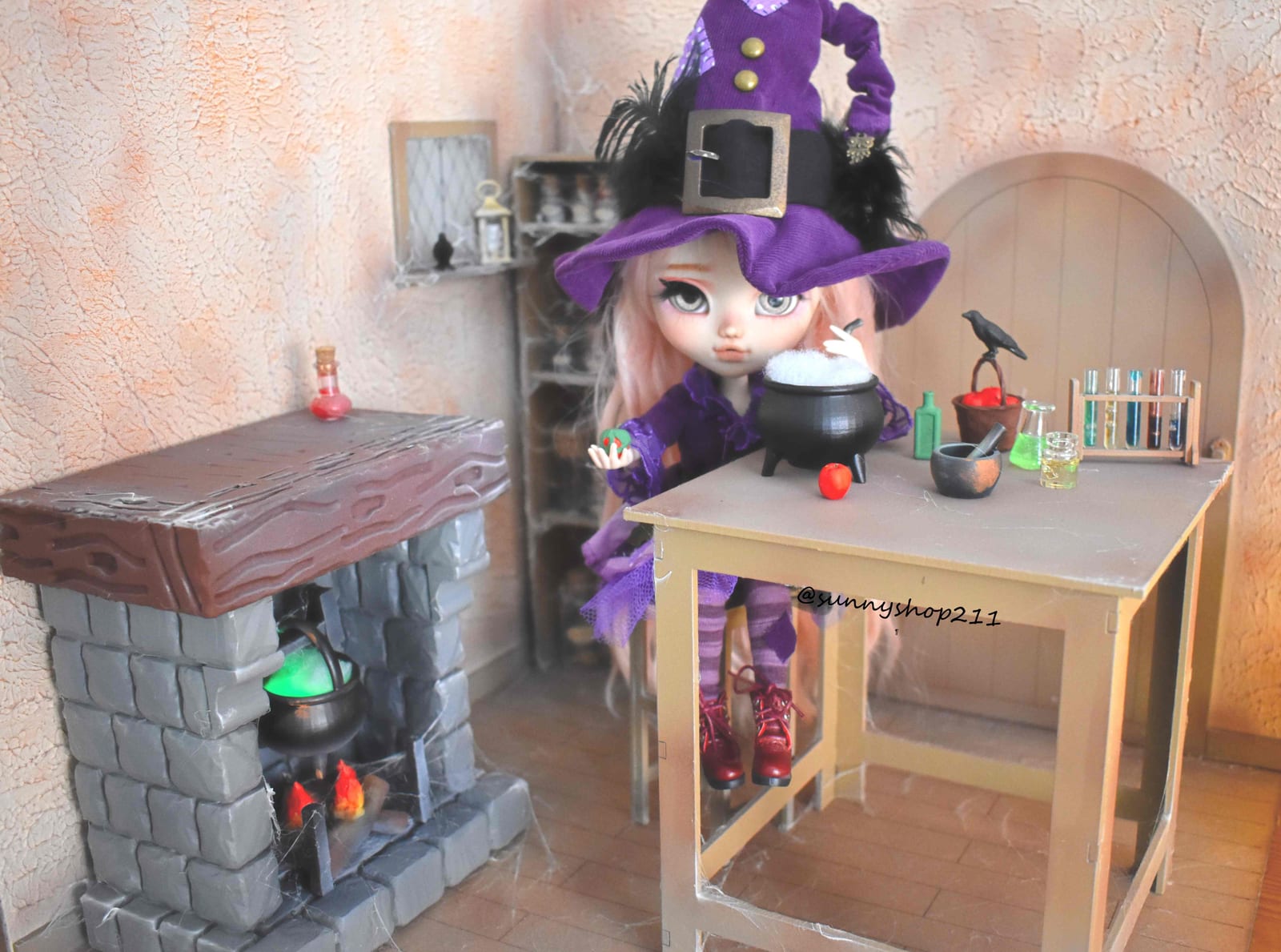 Miniature witch's cottage 1/6 scale for Pullip, Barbie, Blythe, Neemo