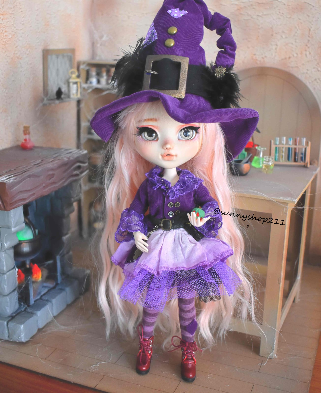 Miniature witch's cottage 1/6 scale for Pullip, Barbie, Blythe, Neemo