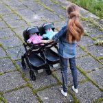 Poussette double miniature – Taille 1/6 · Diorama · Barbie 