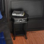 Table de nuit baroque miniature – 1/4