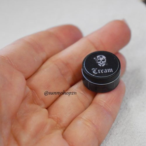 Pot de crème miniature tatouage – 1/6 · 1/4